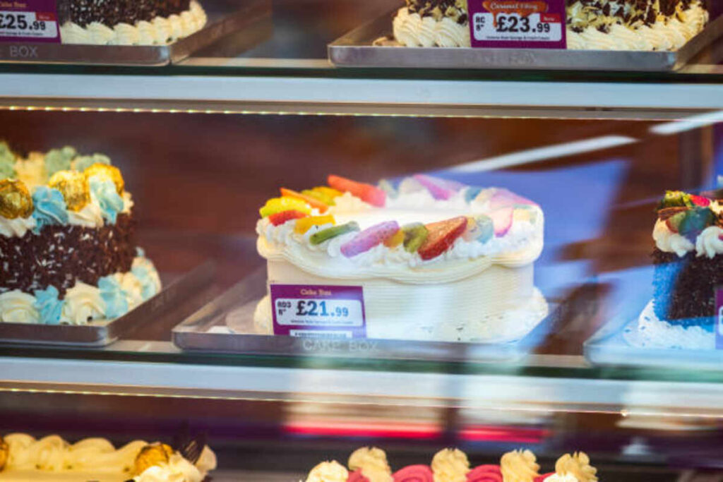 Store a Half Sheet Cake